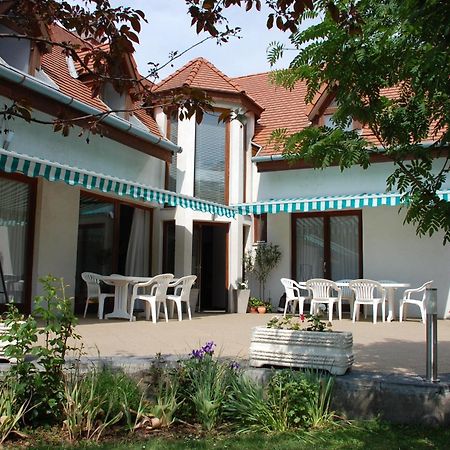 Emil Porta 호텔 Balatongyörök 외부 사진