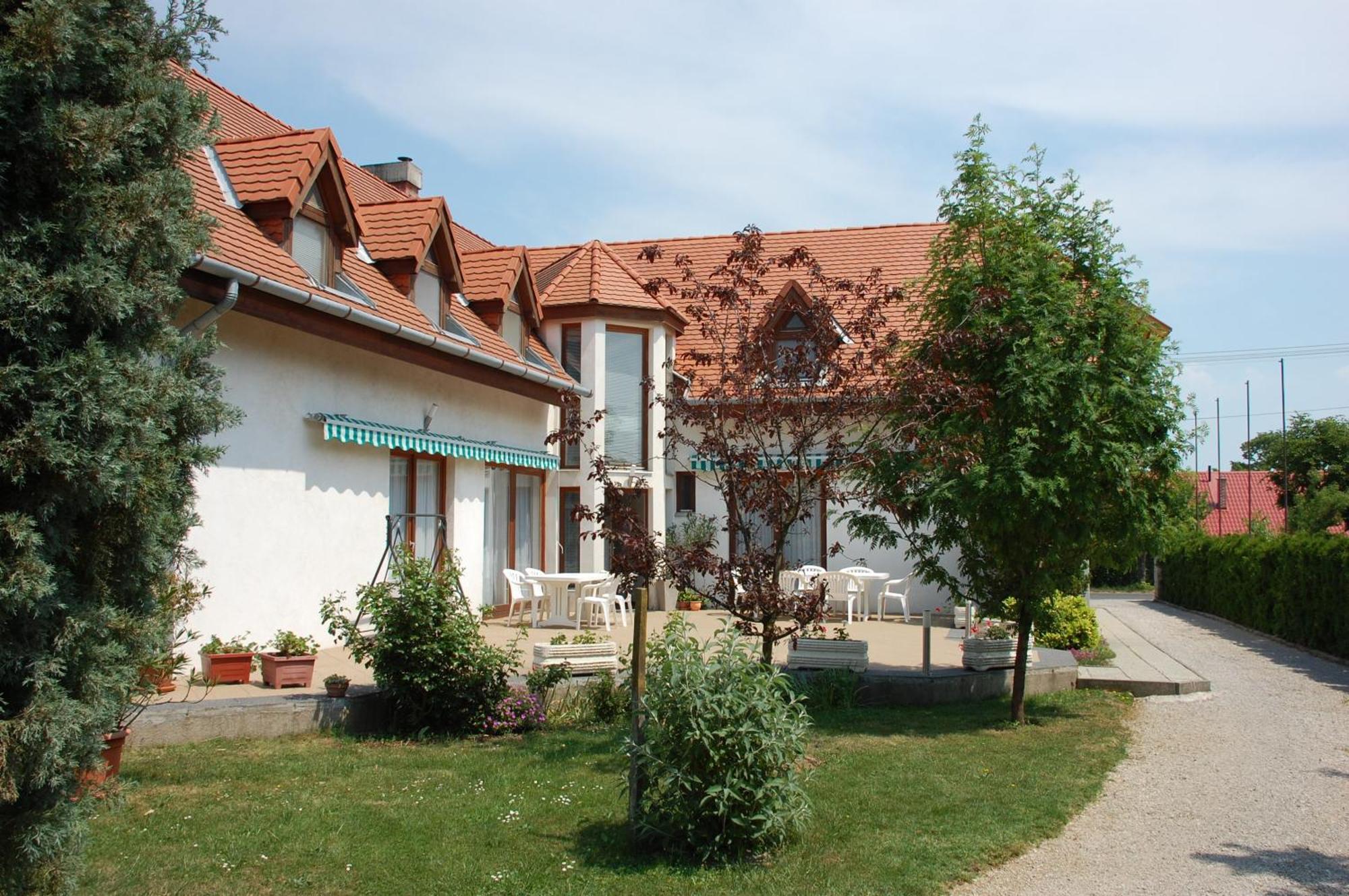 Emil Porta 호텔 Balatongyörök 외부 사진